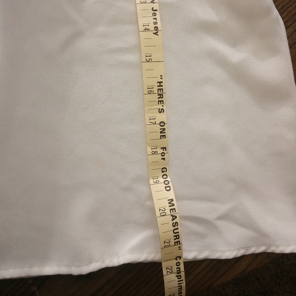 White top - Picture 3 of 7